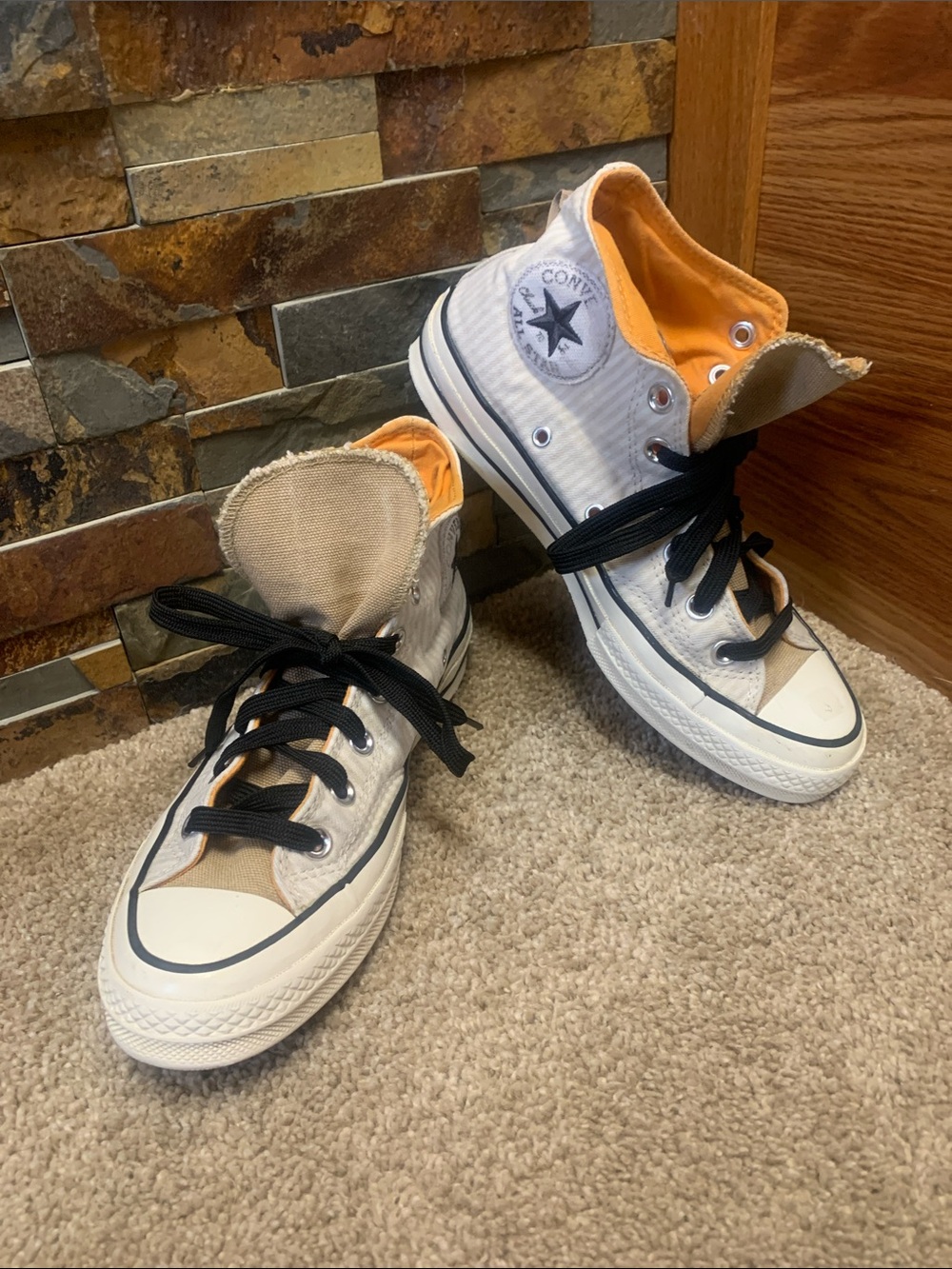 Unique converse hi top men’s 5.5/ woman’s 7.5
